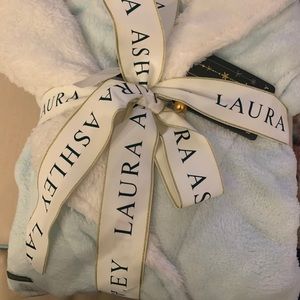 Women’s Plush Bathrobe